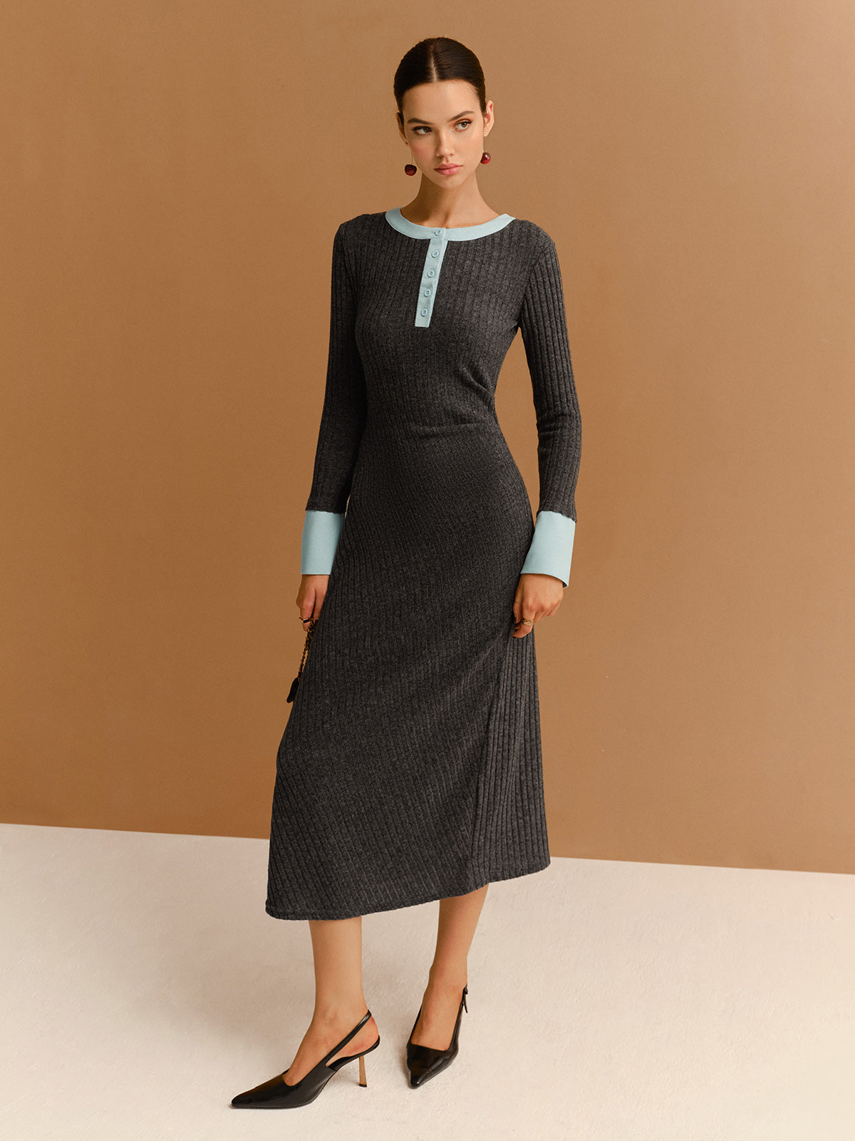 Clara | Elegantes Kleid mit Kontrastbesatz und Knöpfen