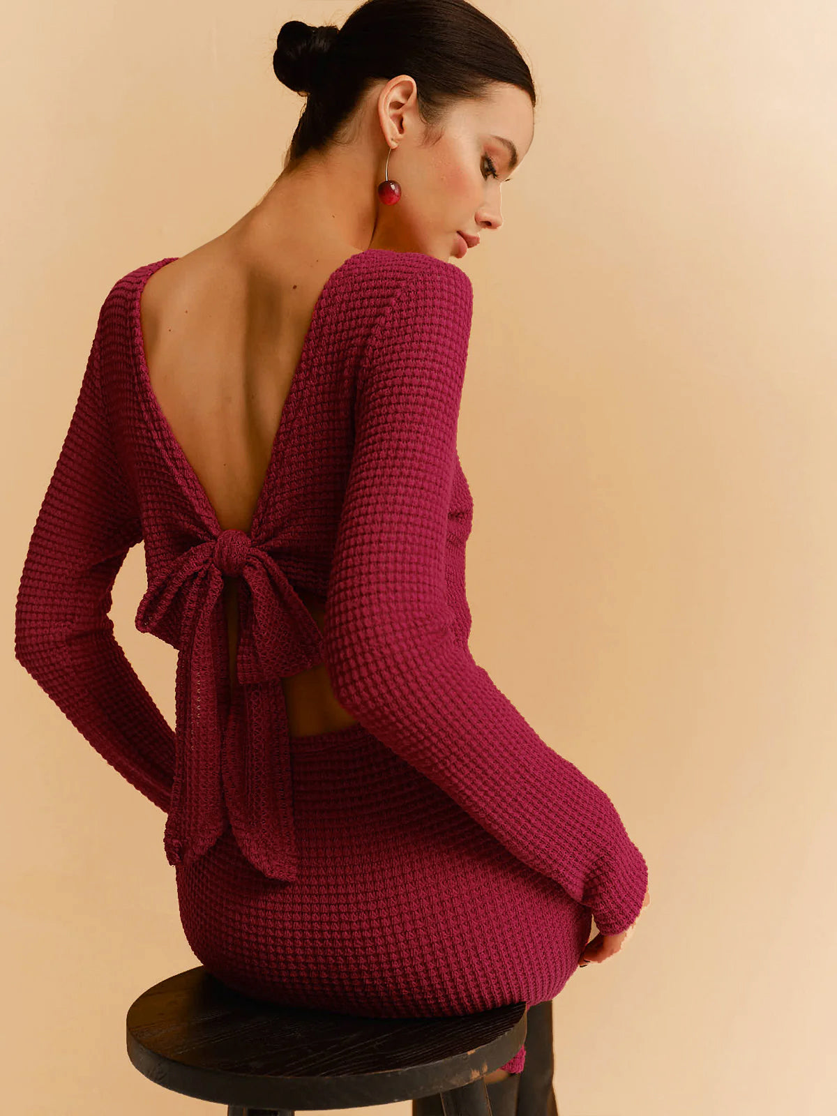 Lena | Elegantes rückenfreies Strickkleid mit Waffelschleife