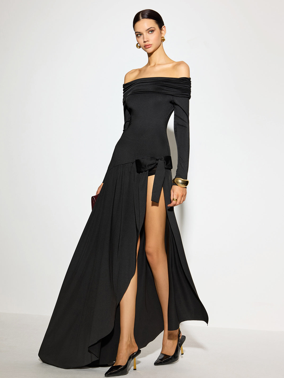 Clara | Schulterfreies Rüschenkleid mit Schlitz