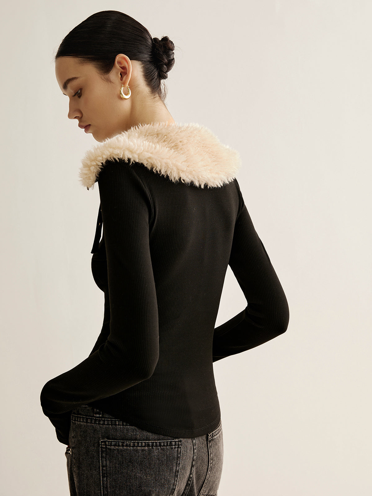 Clara | Fuzzy Kragen-Bluse mit Reißverschluss