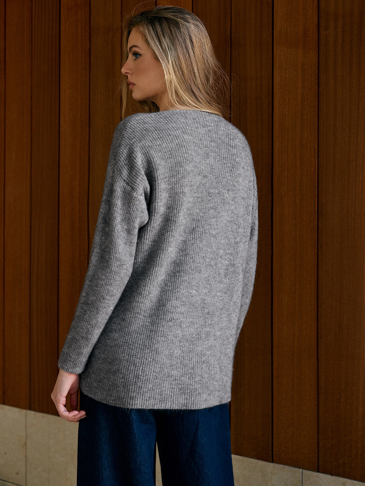 Max | Schlichter V-Ausschnitt Pullover