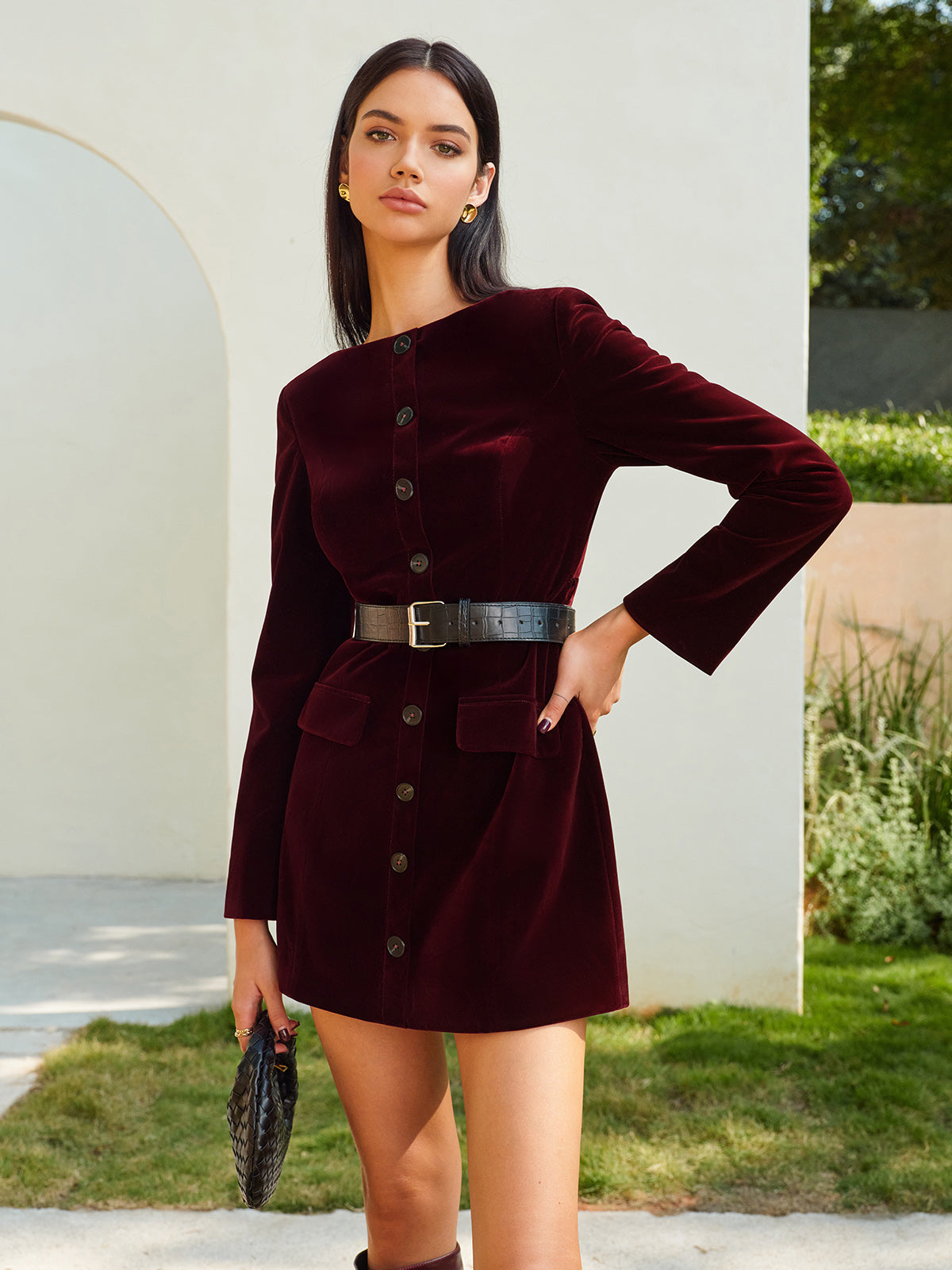 Emilia | Samtiges Knopfkleid mit Gürtel