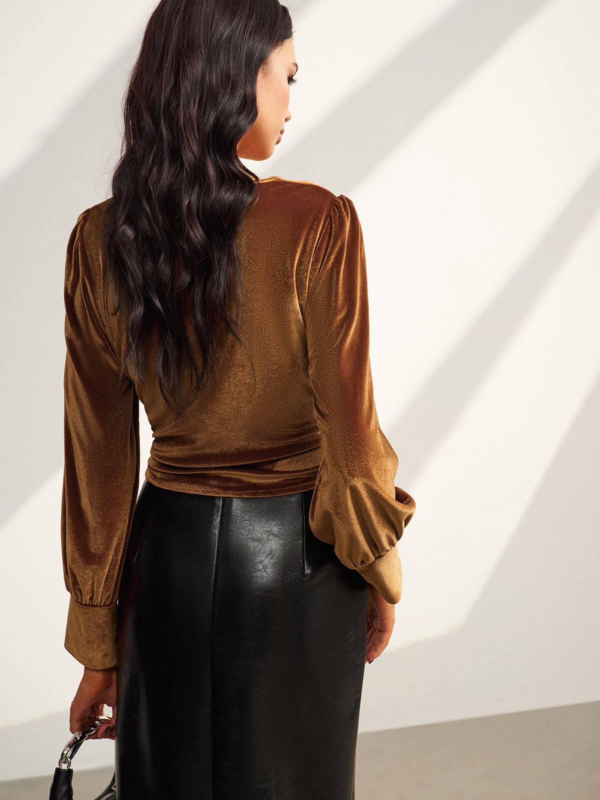 Sophie | Elegante Samtbluse mit Falten