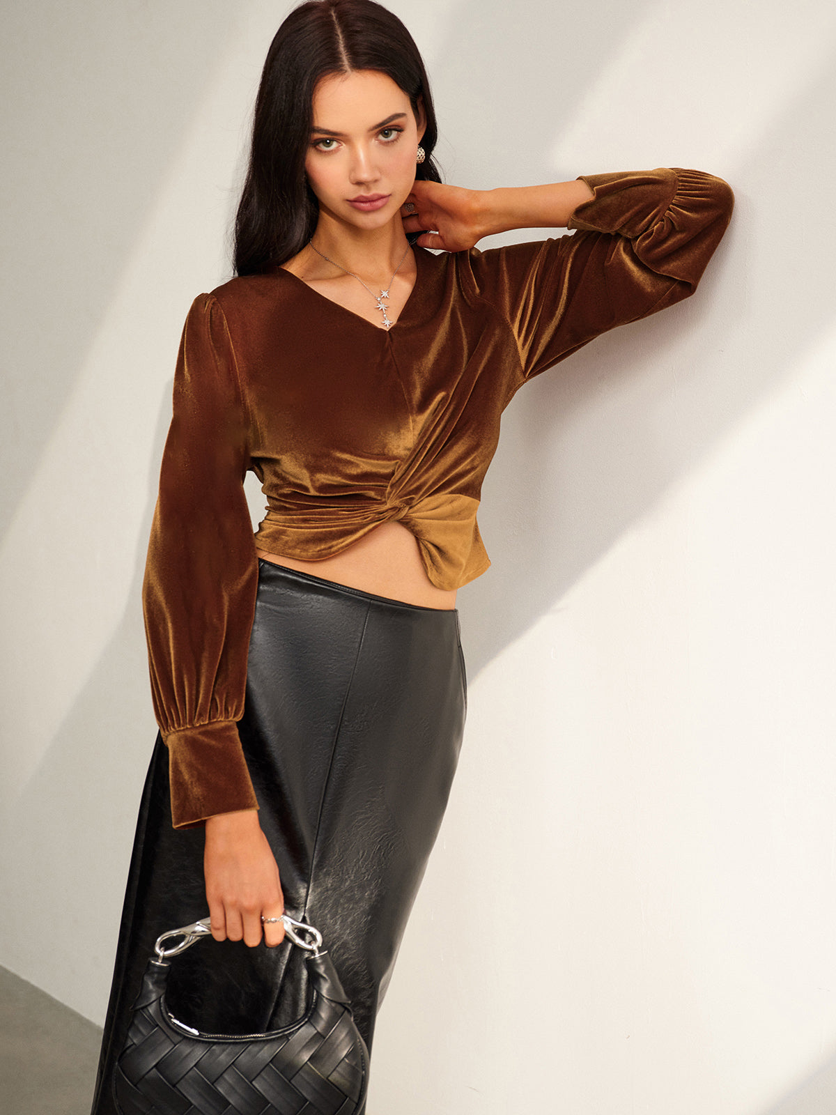 Sophie | Elegante Samtbluse mit Falten