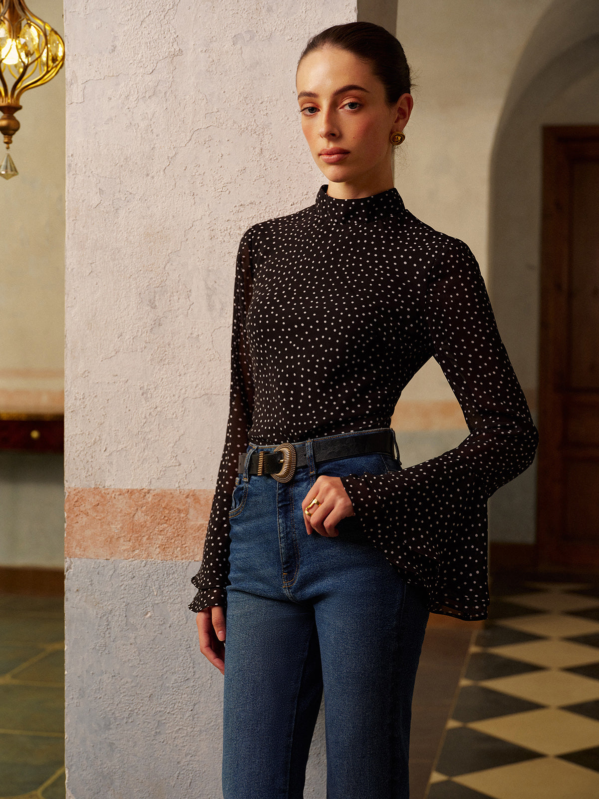 Annika | Rückefreies Chiffon-Shirt mit Punkte-Bow