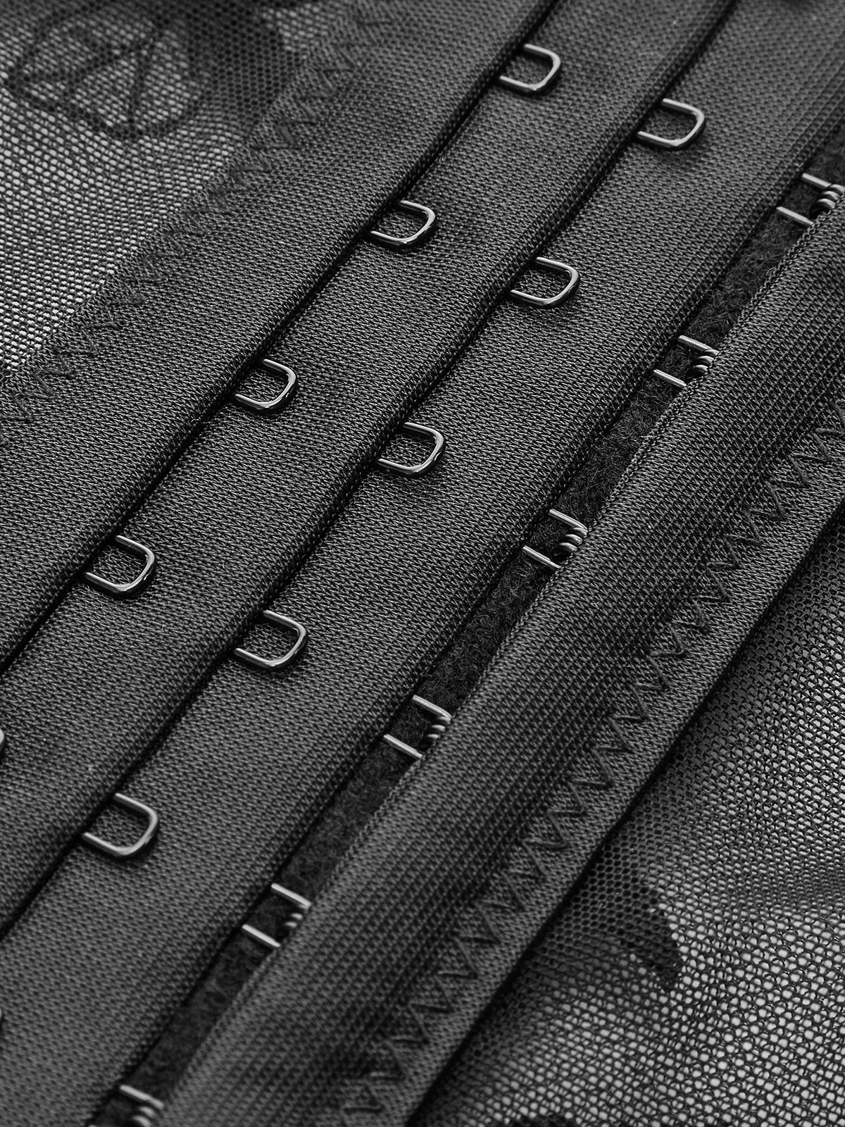 Sophie | Elegantes besticktes Rüschentop