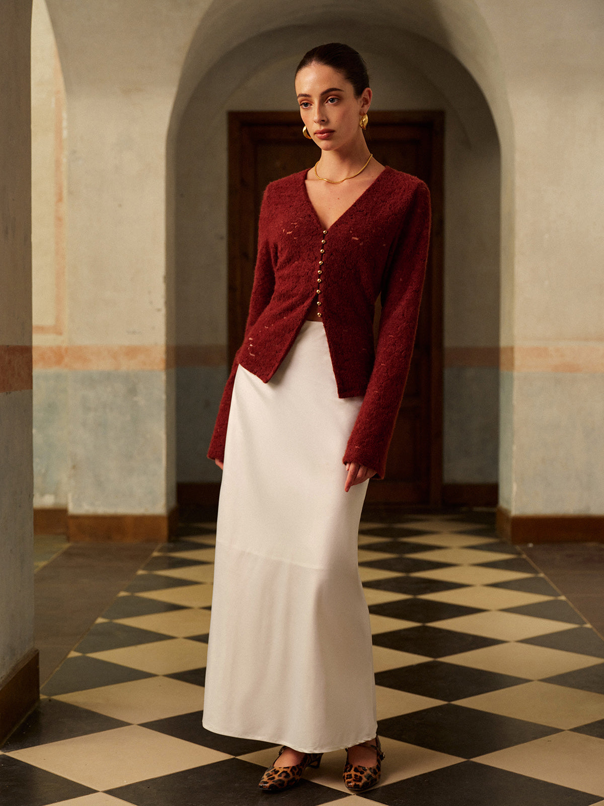 Clara | V-Ausschnitt Spitzenbluse mit Schlitz