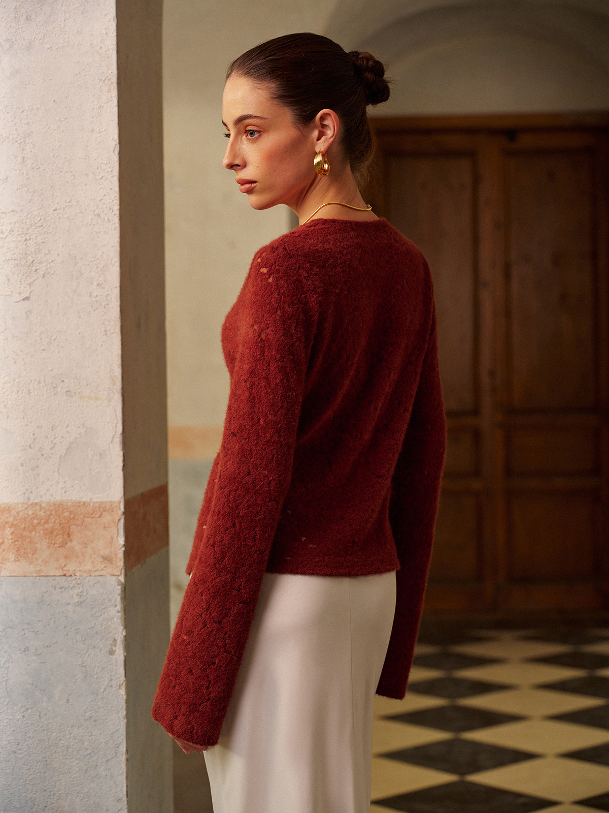 Clara | V-Ausschnitt Spitzenbluse mit Schlitz