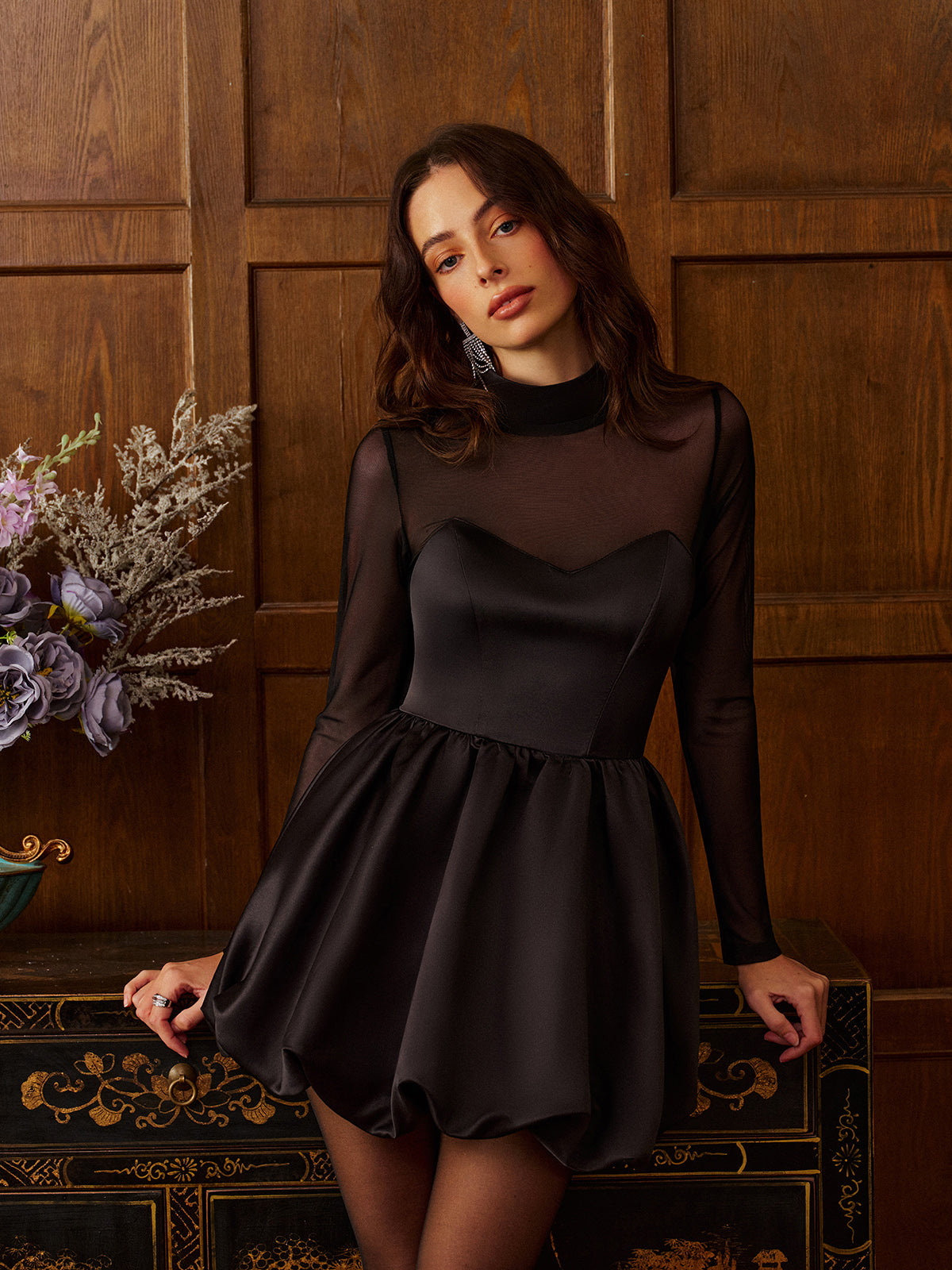 Emilia | Elegantes Kleid mit Stehkragen und Falten