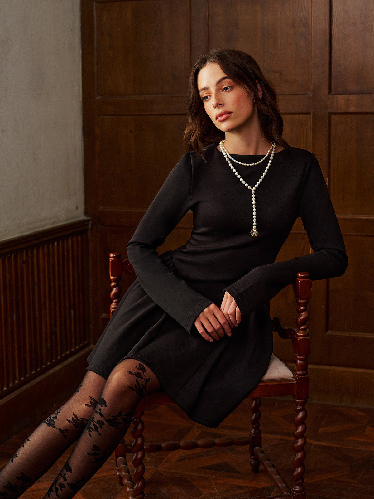 Clara | Elegantes Faltenkleid mit langen Ärmeln
