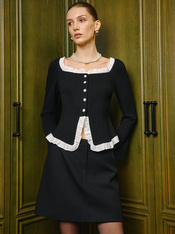 Clara | Bluse mit quadratischem Ausschnitt und Rüschensaum
