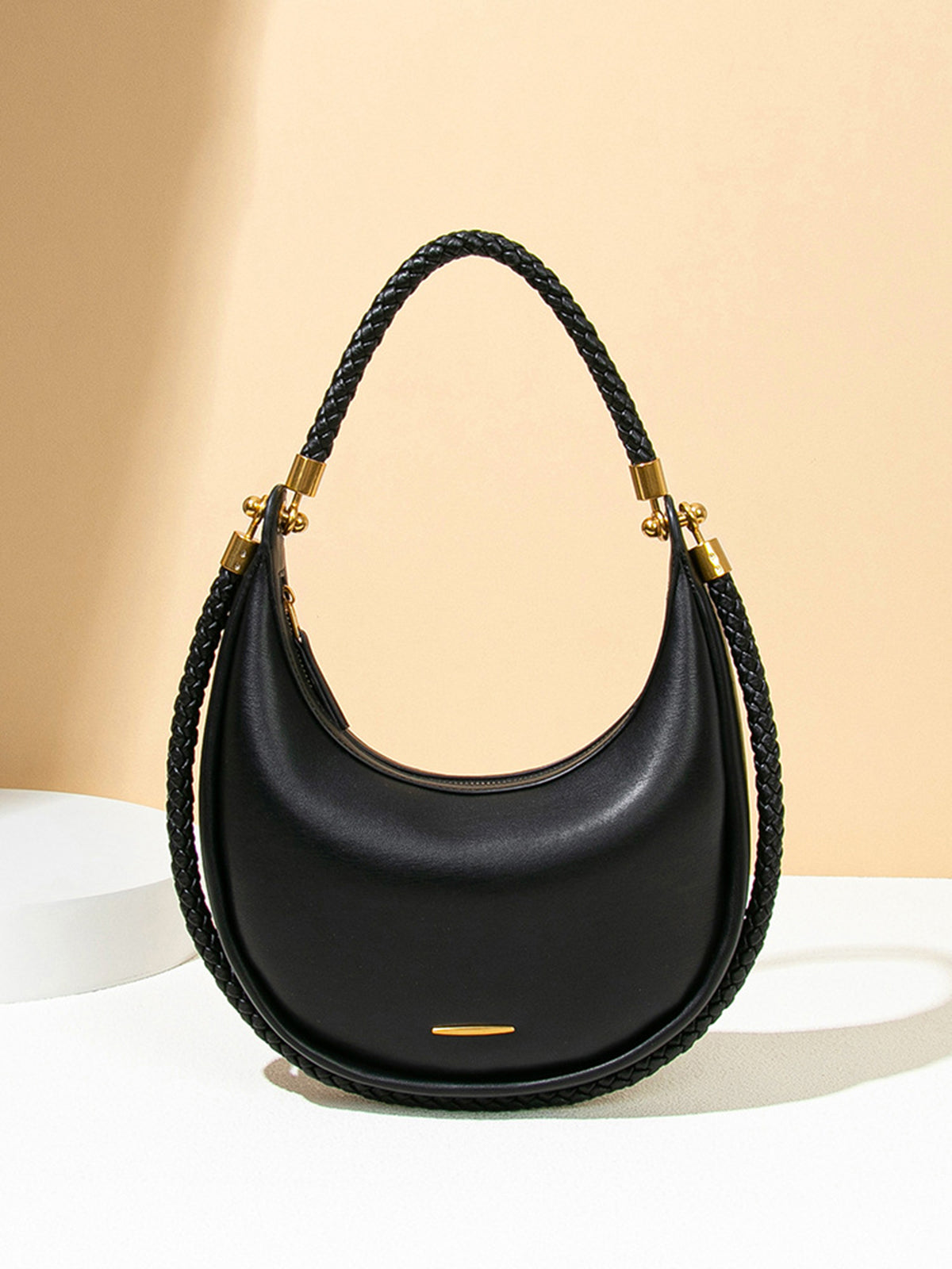 Clara | Elegante Tasche mit Woven-Handle