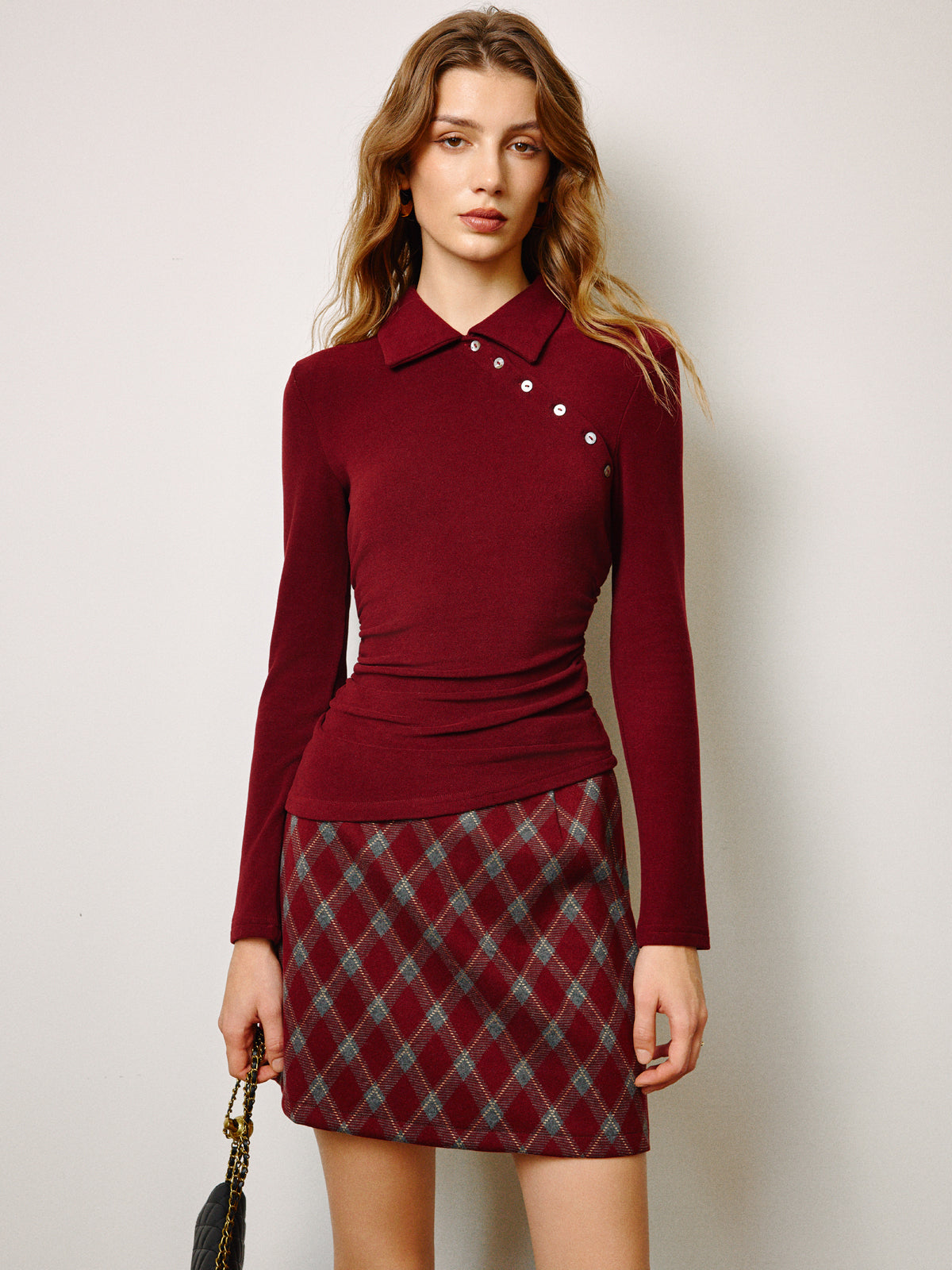 Emilie | Asymmetrische Button Skinny Polo Bluse