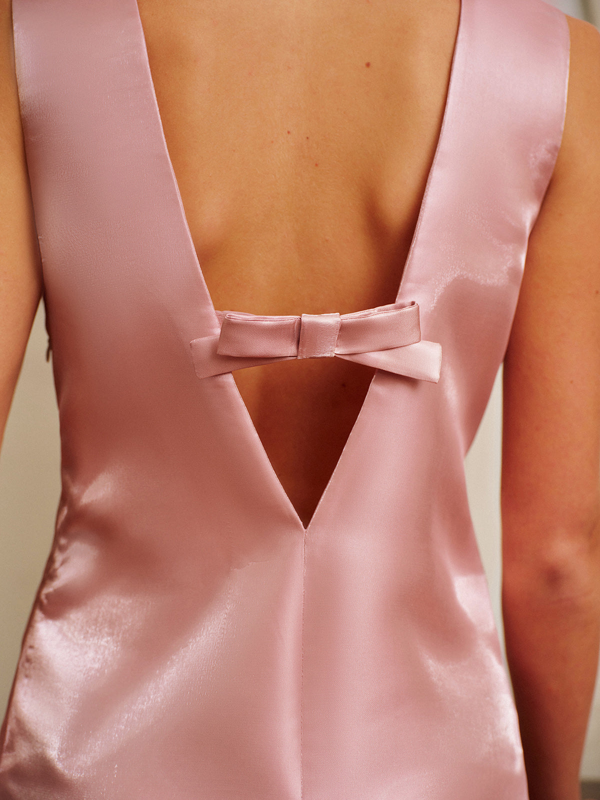 Lisa | Elegantes rückenfreies Tank-Kleid mit Schleifendekor