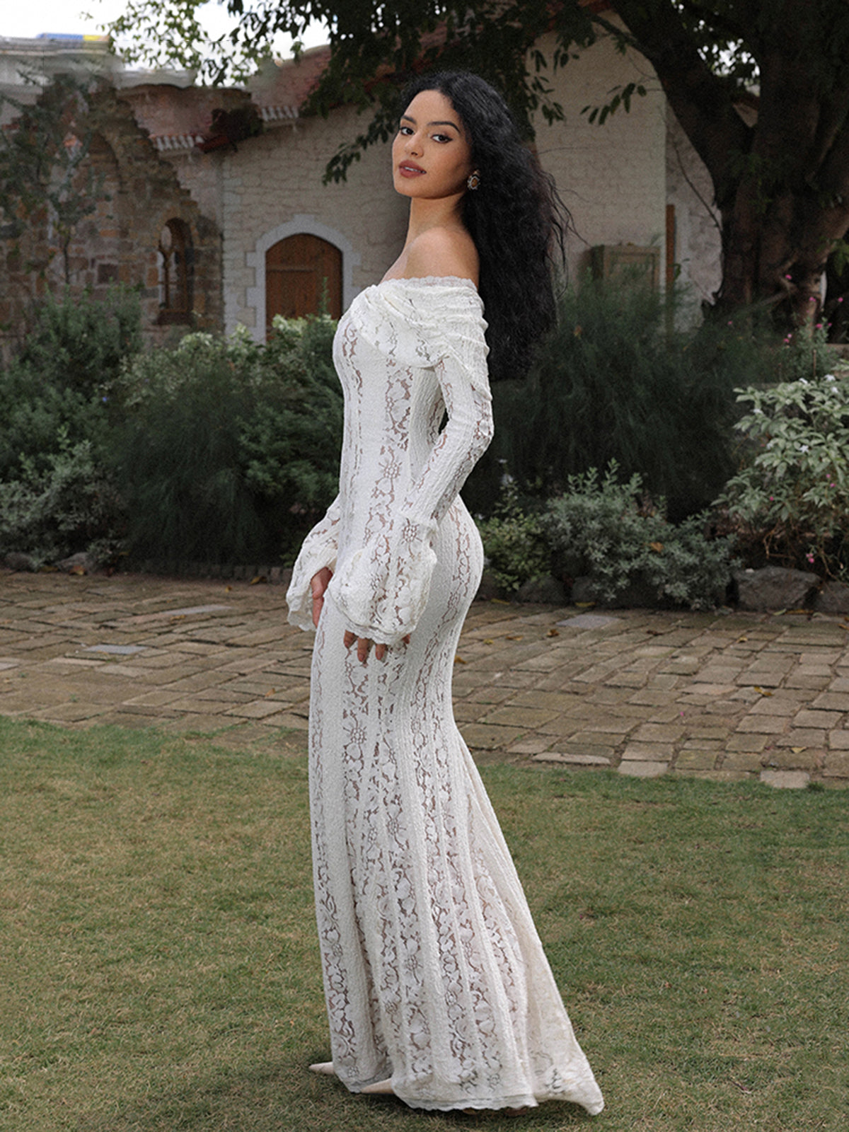 Leonie | Off-Shoulder Rüschensaum Spitzen-Maxikleid
