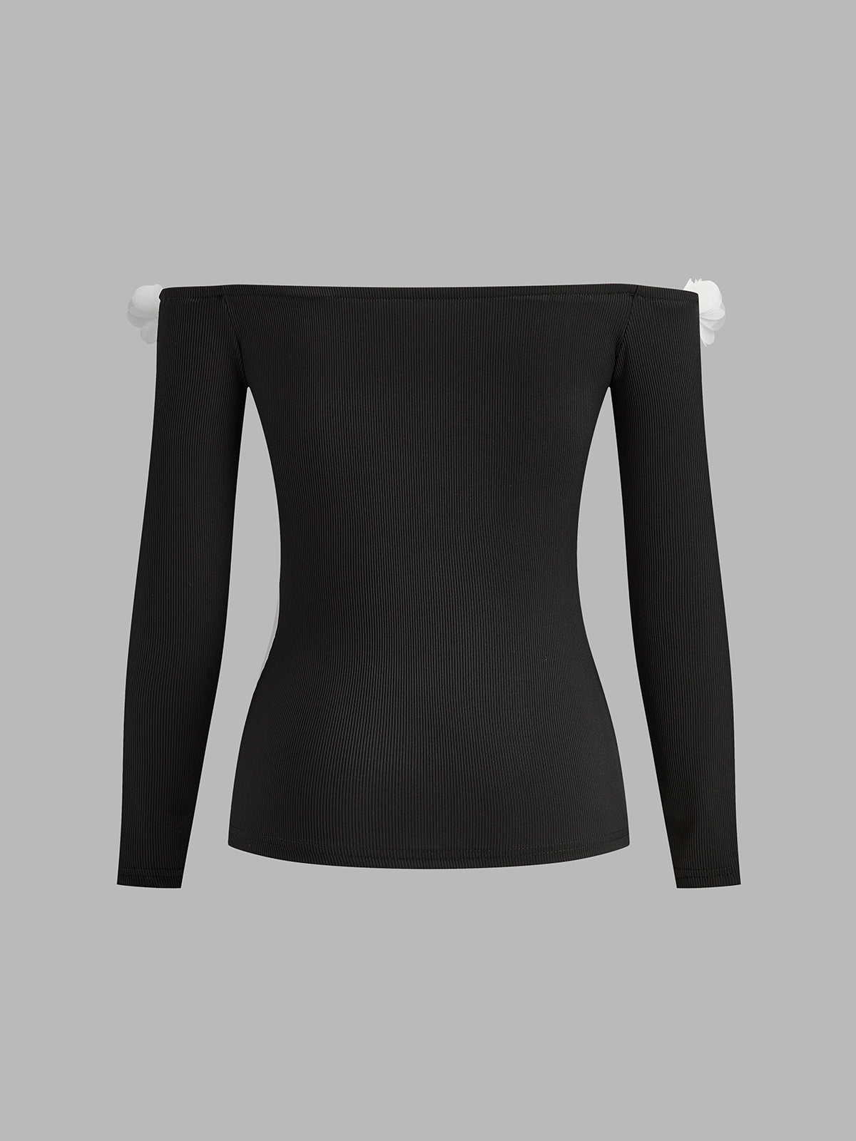 Clara | Romantisches Off-Shoulder T-Shirt mit Blumenmuster