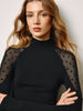 Clara | Elegantes T-Shirt mit transparenten Schultern und Punkten