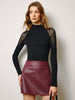 Clara | Elegantes T-Shirt mit transparenten Schultern und Punkten