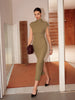 Clara | Schlankes Kleid mit Stehkragen und Cutouts