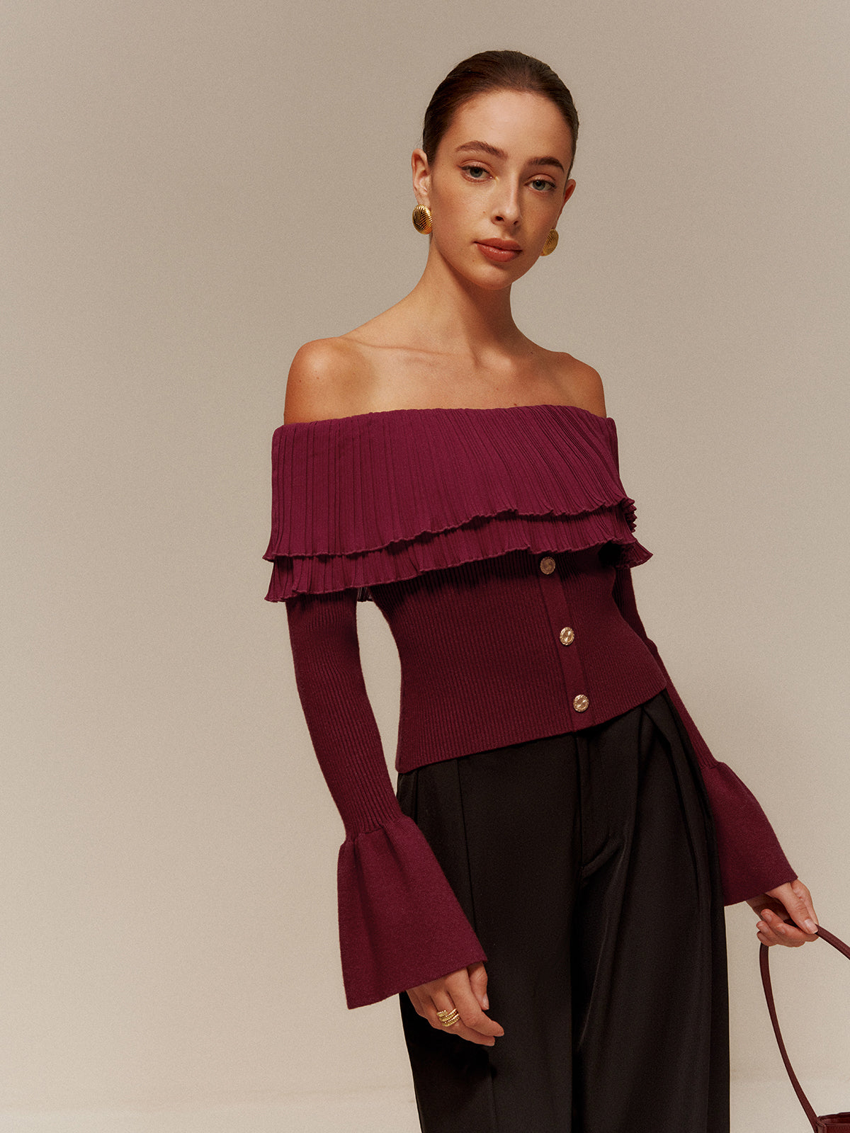Clara | Off-Shoulder Plissierter Rüschensweater