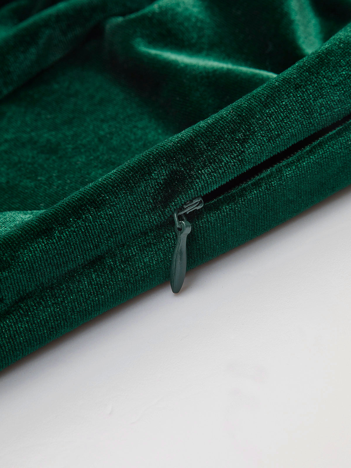 Vivien | Elegantes rückenfreies Samtkleid