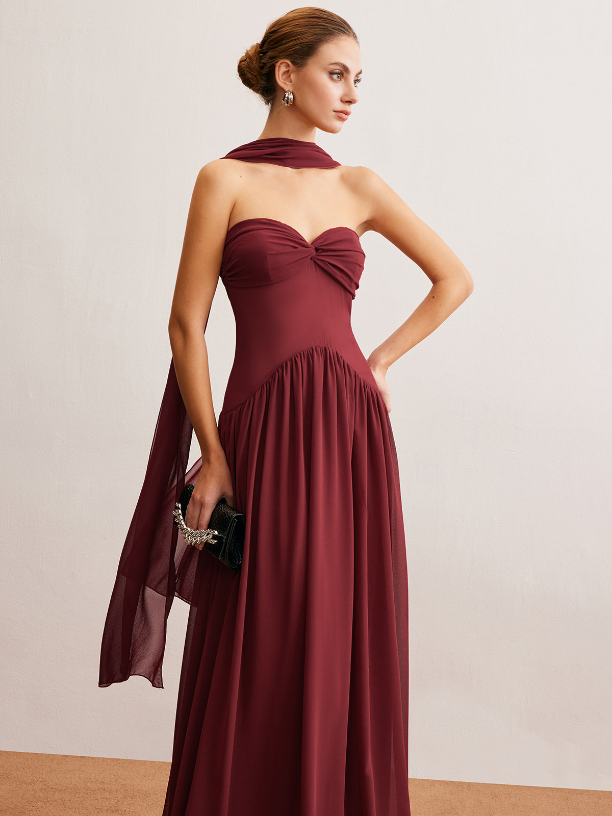 Romy | Gerafftes Maxikleid mit langen Riemen