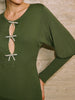Elegante Akzente | Pulloverkleid mit Schleifenverzierung und Cutouts