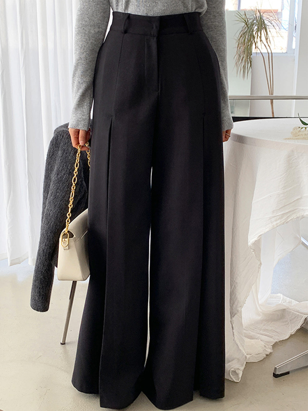 Lena | Hoch taillierte Falten-Hosen mit weitem Bein