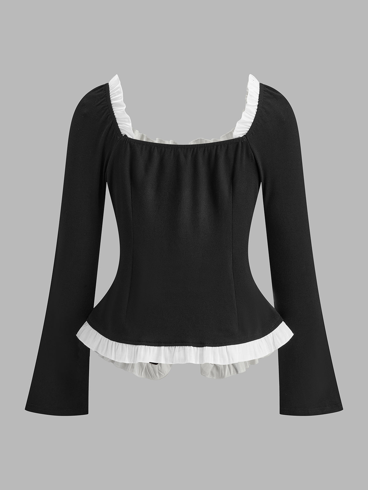Clara | Bluse mit quadratischem Ausschnitt und Rüschensaum