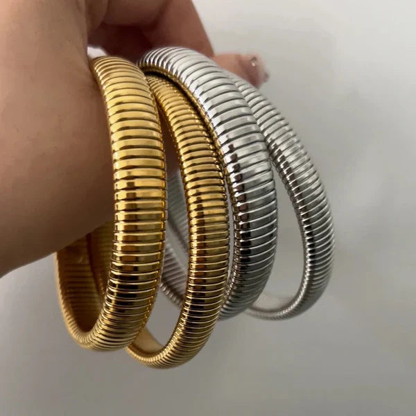 Serpentina – Breites Schlangenarmband mit 18K-Goldbeschichtung