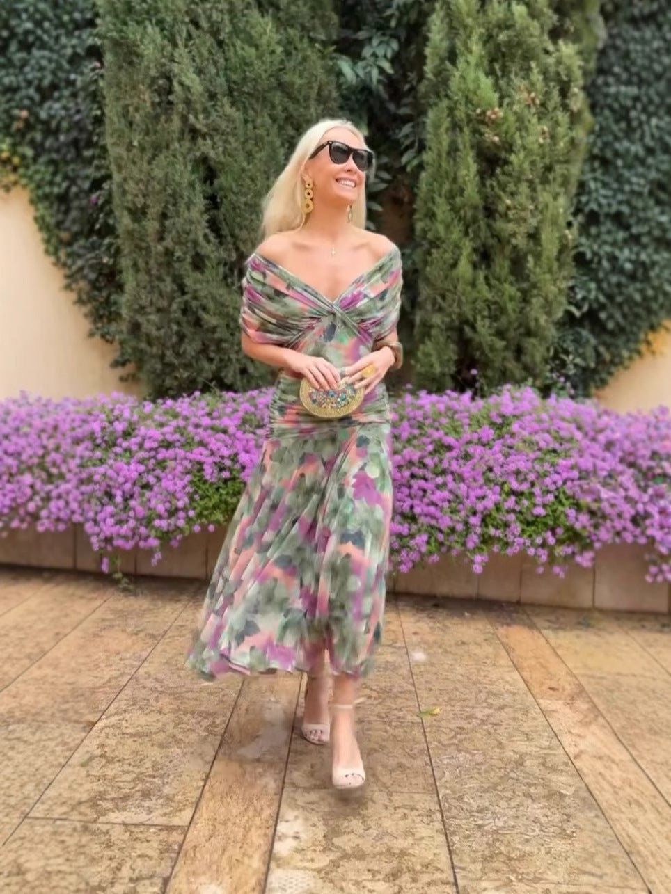 Kori | Bedrucktes Kleid mit schulterfreiem V-Ausschnitt für Damen