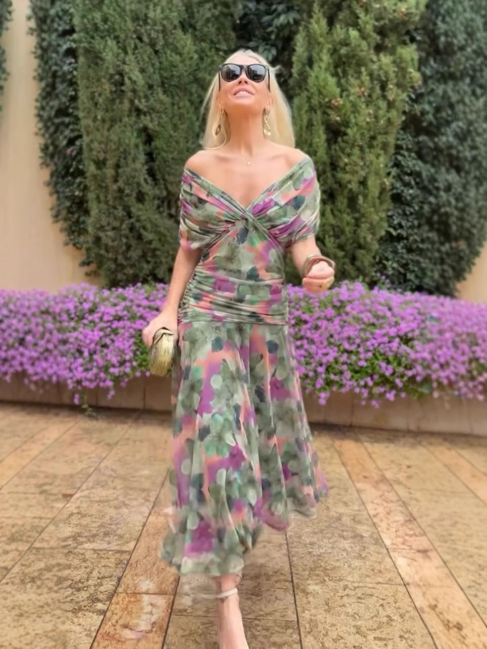 Kori | Bedrucktes Kleid mit schulterfreiem V-Ausschnitt für Damen