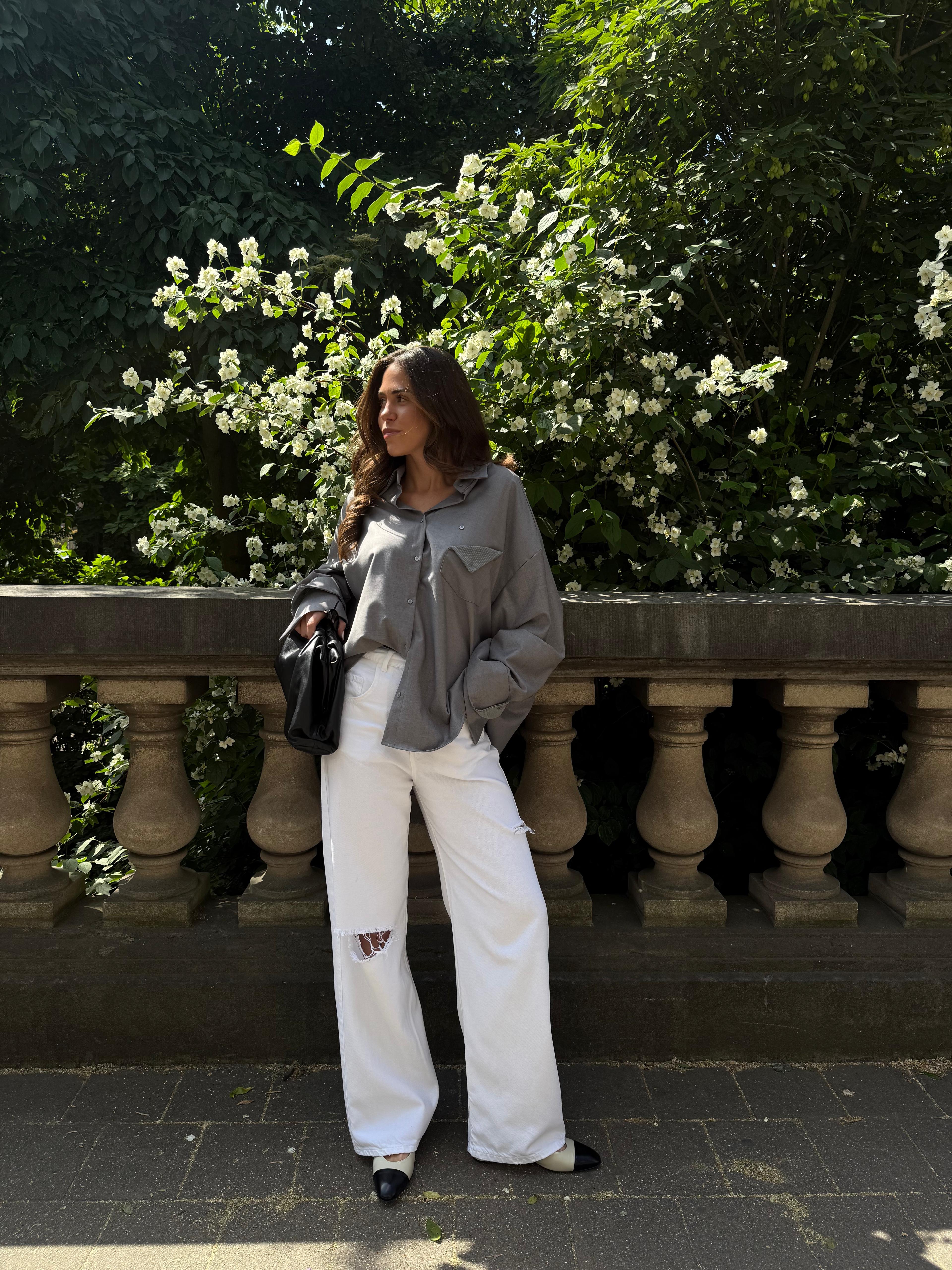 Hana | Übergroßes Hemd mit Fronttasche in Grau