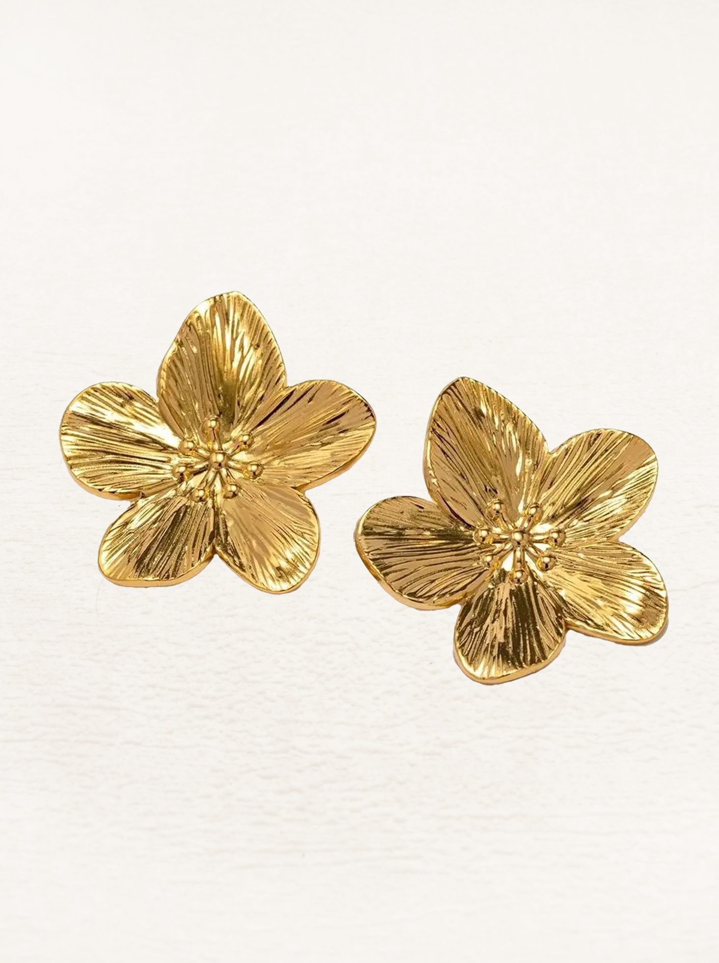 Rianne Blumenohrring Gold