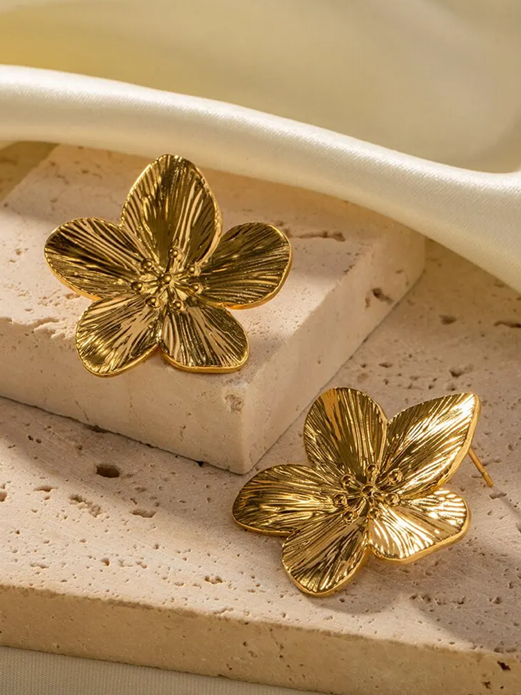 Rianne Blumenohrring Gold
