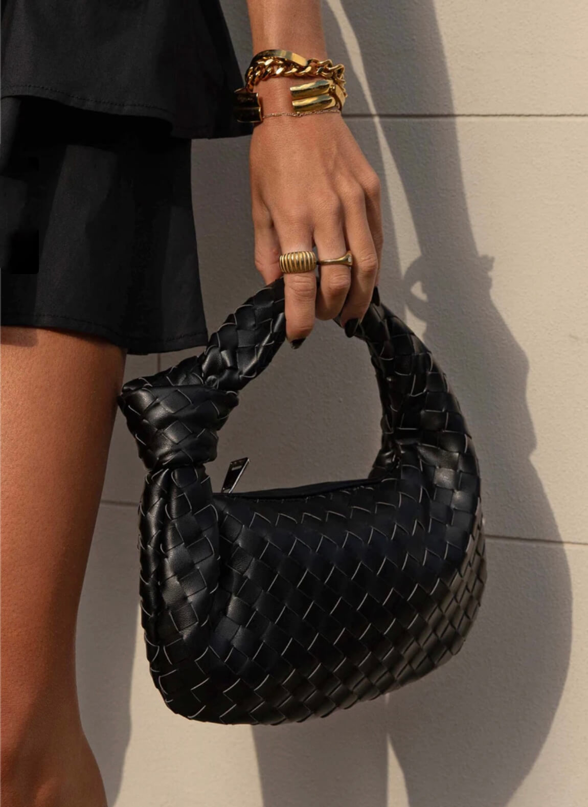 Gewebte Mini-Tasche: Eleganz für jeden Tag