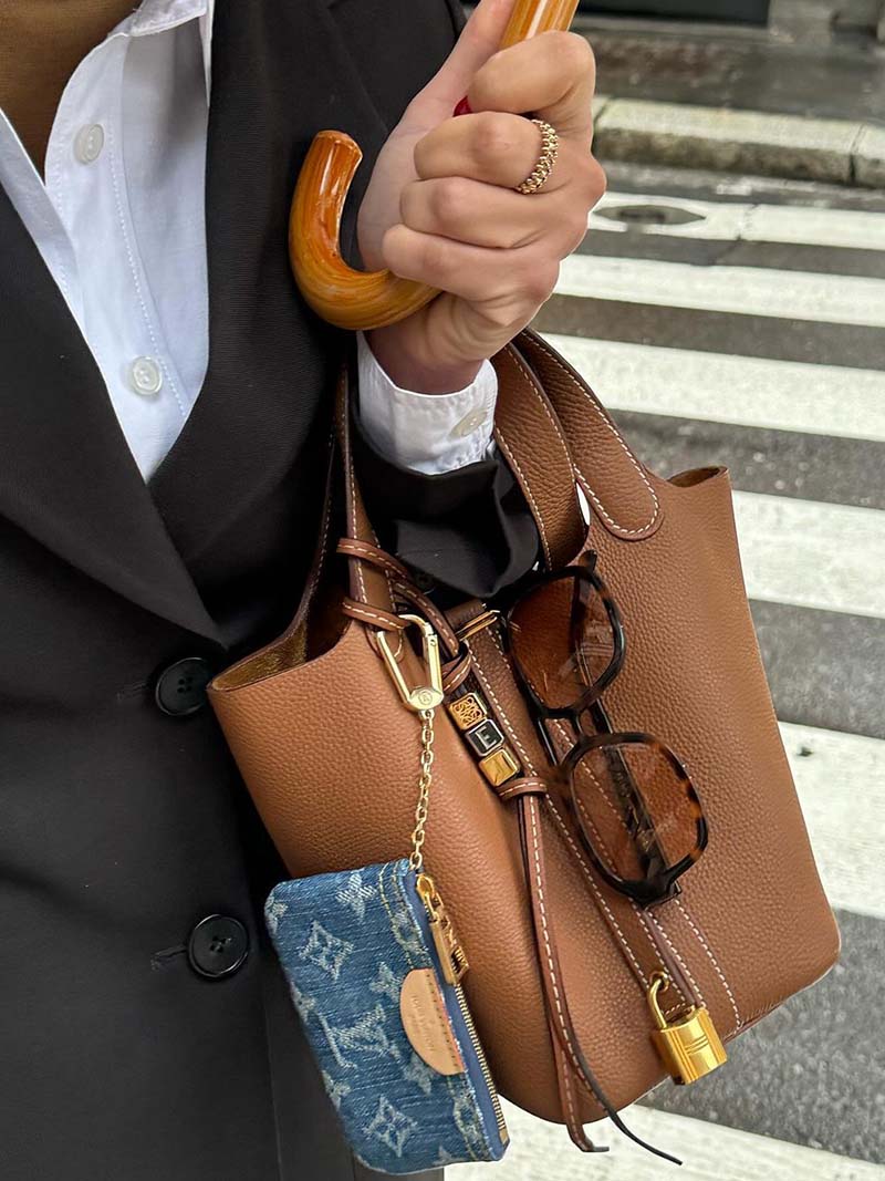 Pia Bucket Bag