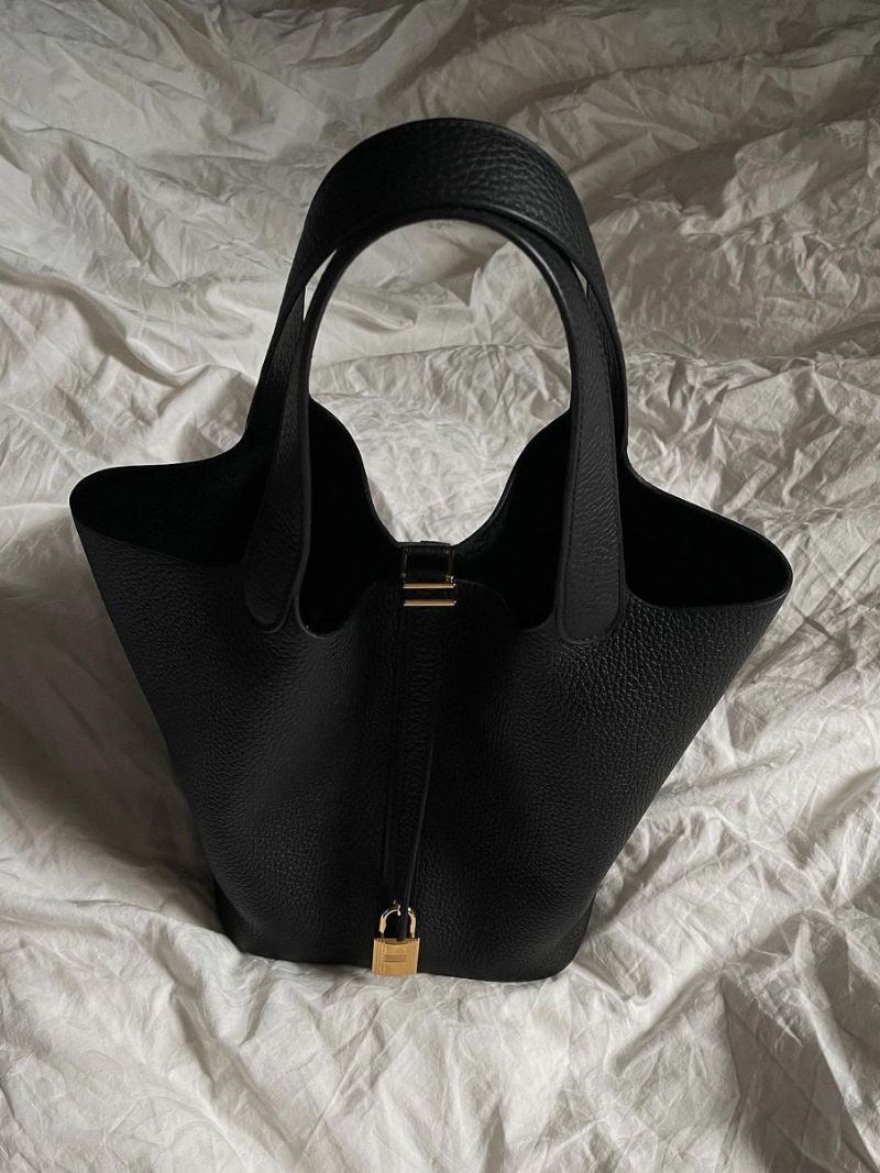 Pia Bucket Bag