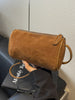 Rubinrote Wildledertasche