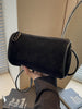 Rubinrote Wildledertasche