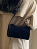 Rubinrote Wildledertasche