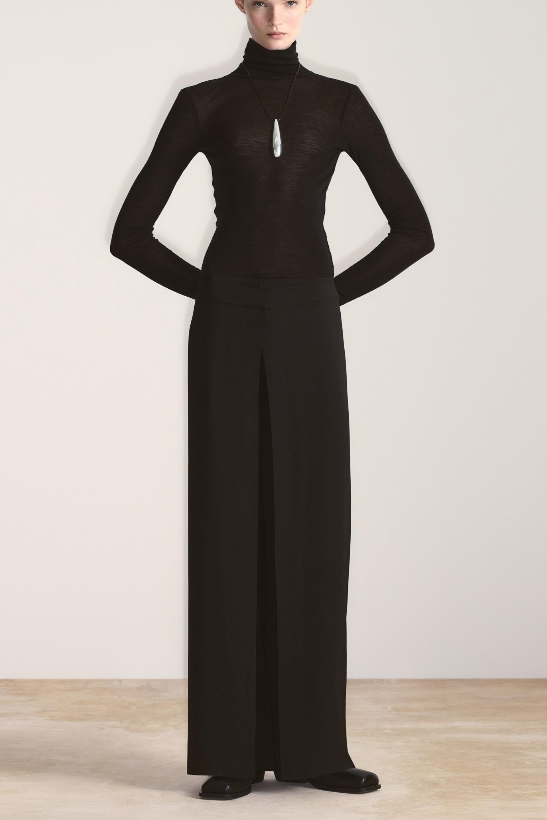 Reguläre Hose mit Wickeloptik und geradem Bein