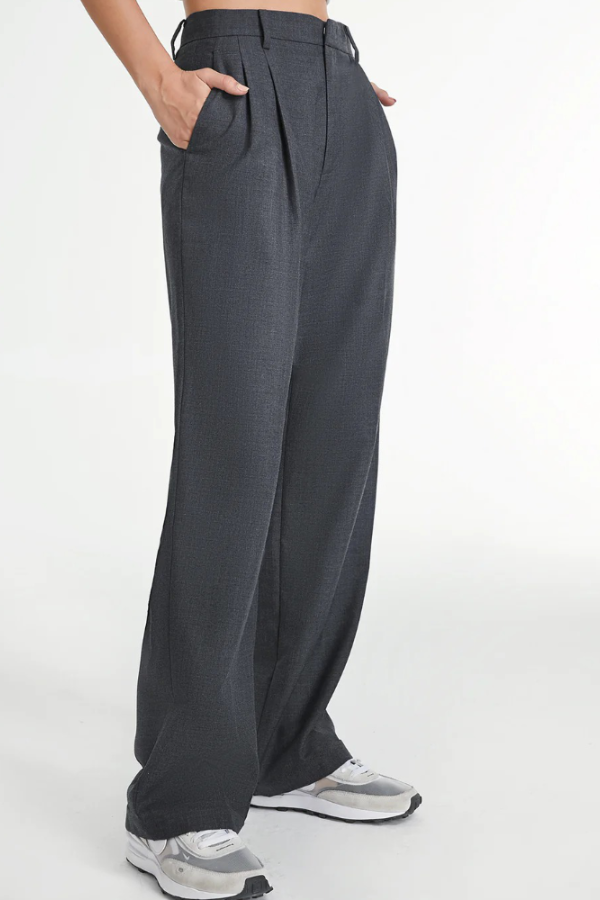 Aeryn | Wide trouser legs