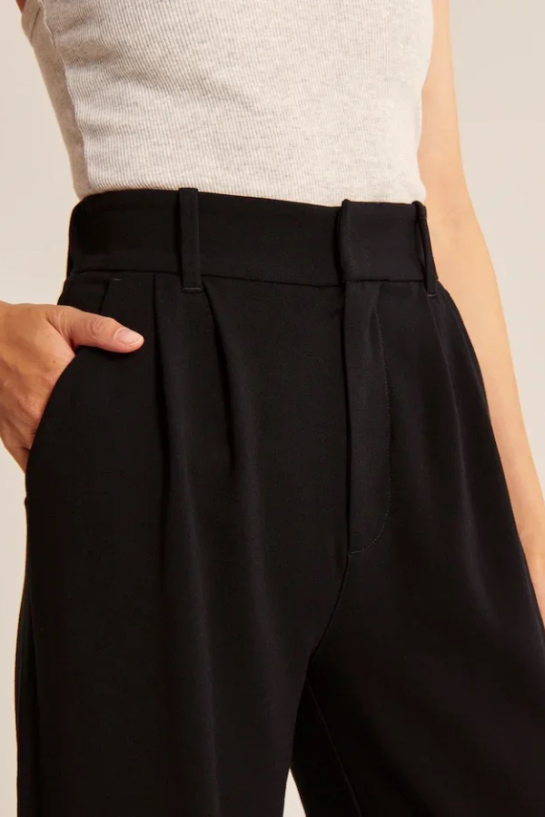 Aeryn | Wide trouser legs