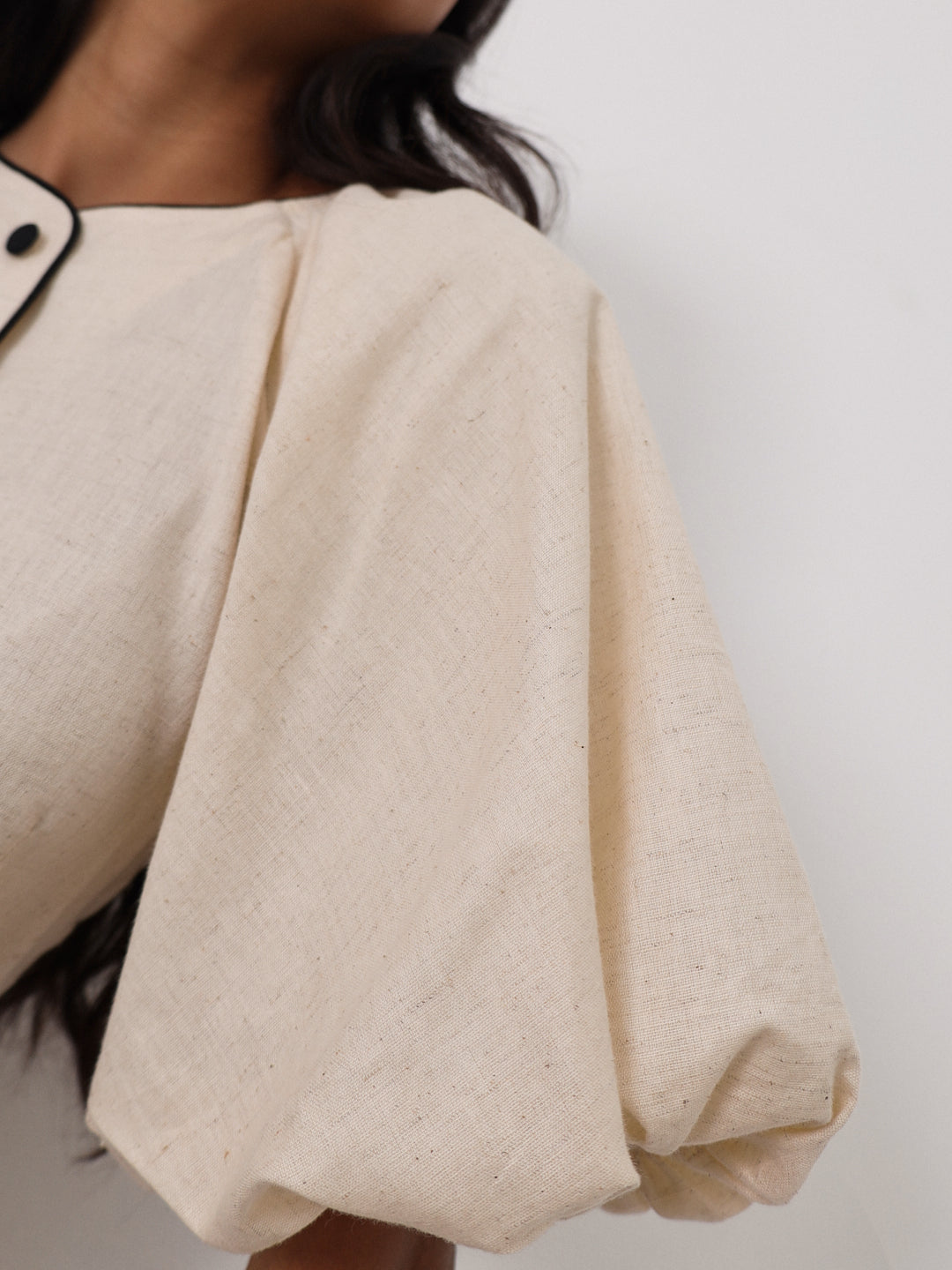 Eden | Ellena Kontrast Volumenärmel Top