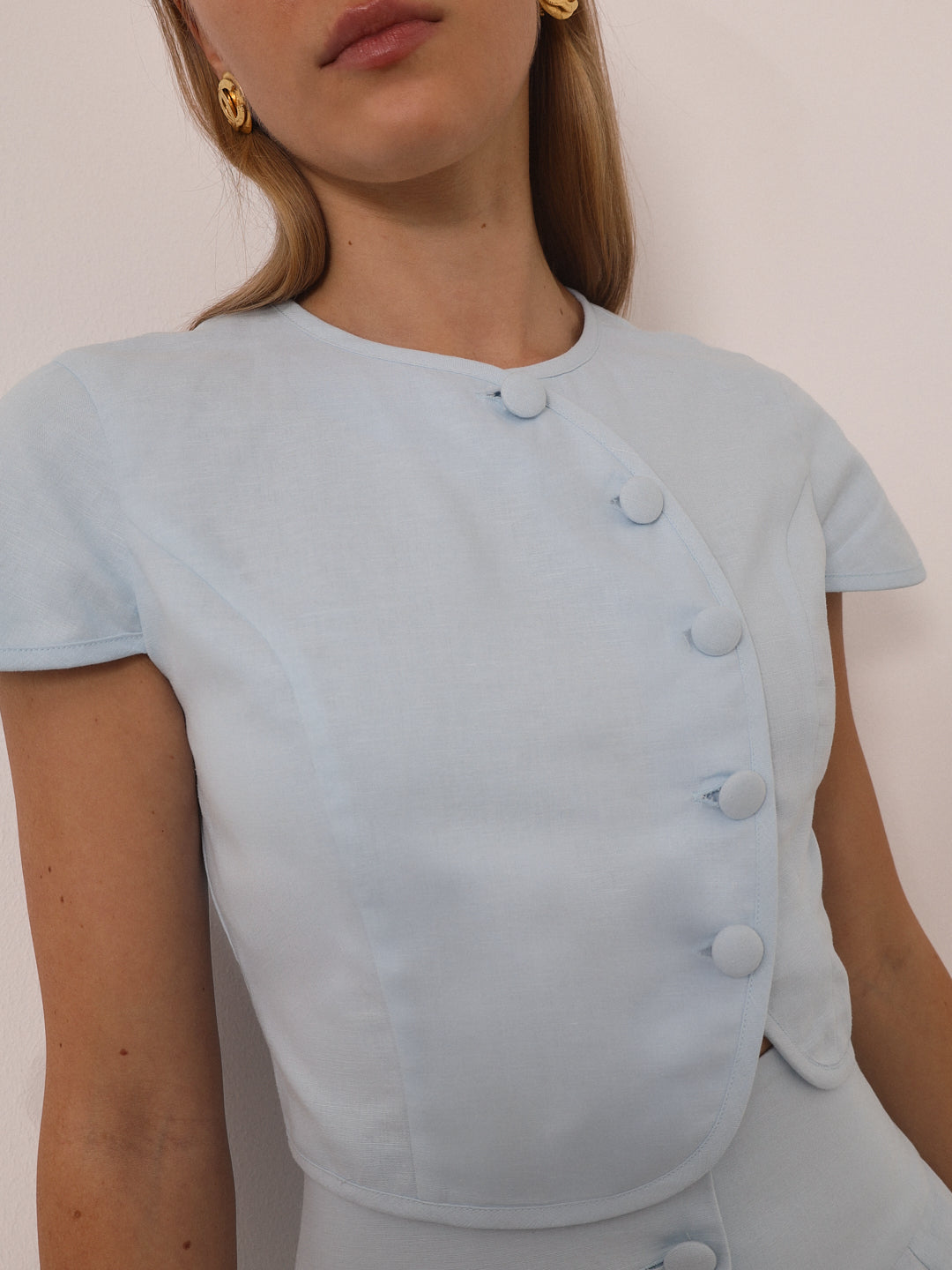 Jhana | Leinen-Knopfbluse in Himmelblau