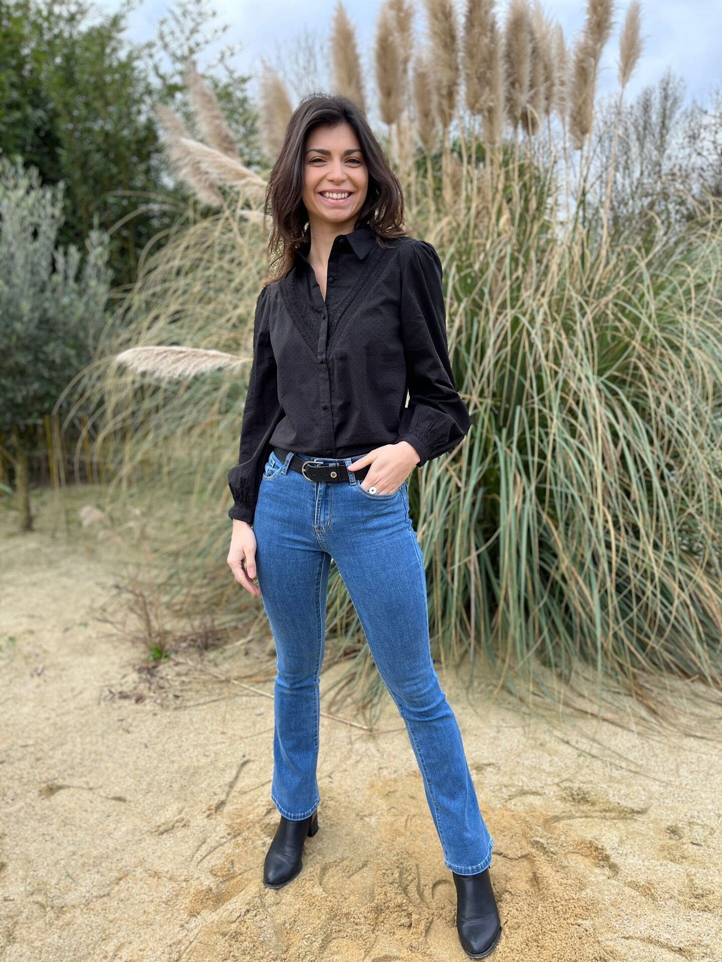 Iris408XS | Bluse Damen mit Spitze - Perfekte Bluse für Uni und Büro