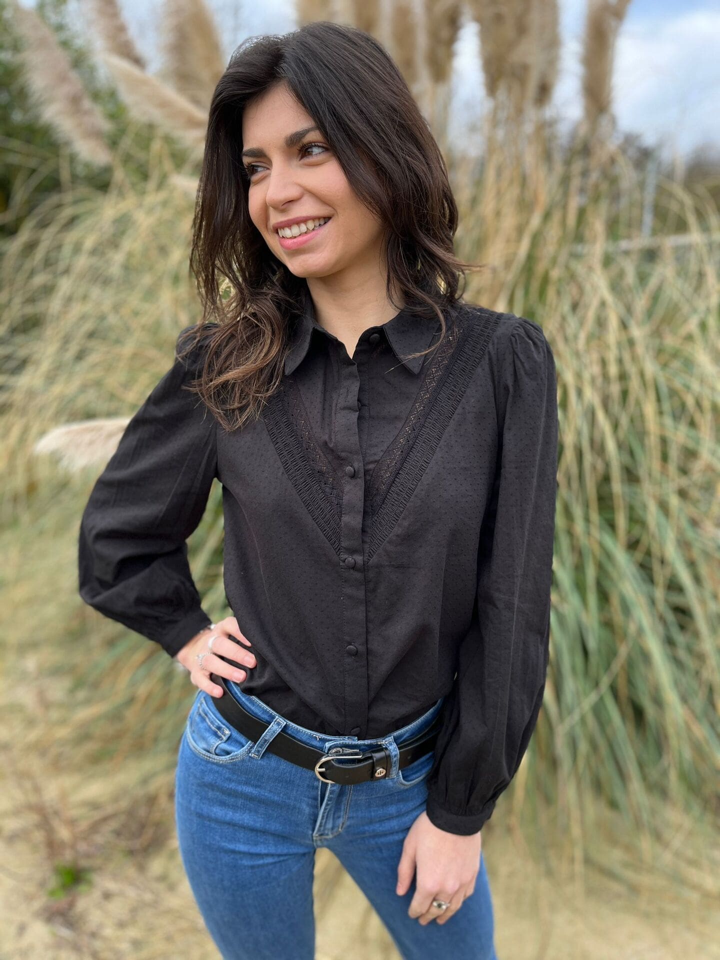 Iris408XS | Bluse Damen mit Spitze - Perfekte Bluse für Uni und Büro