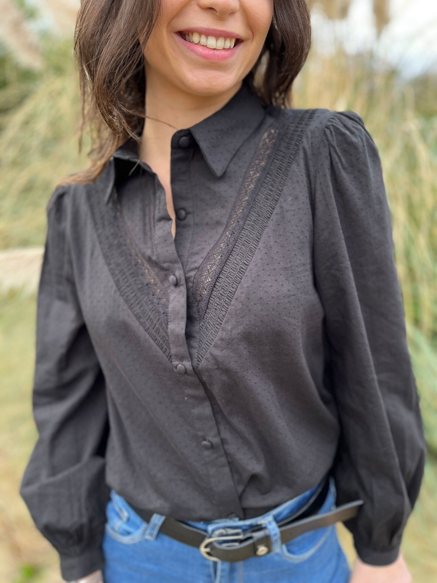 Iris408XS | Bluse Damen mit Spitze - Perfekte Bluse für Uni und Büro