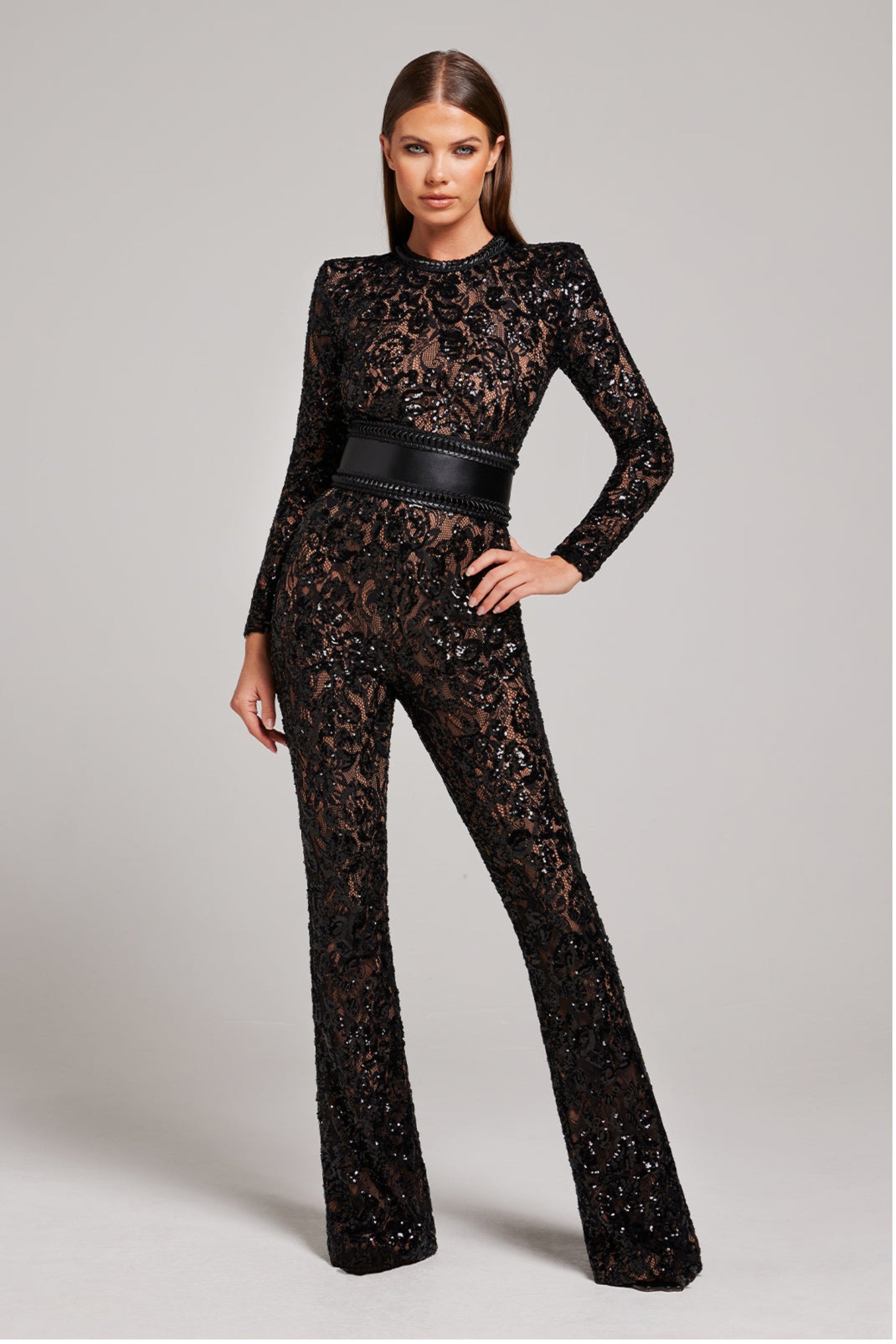 Eleganz entfalten | Jumpsuit mit Spitze